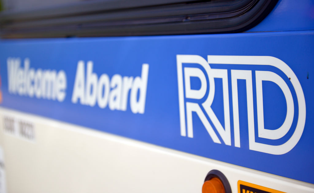 La Seguridad en el Transporte en Denver: Aumento de Consumo de Drogas y el Uso de RTD como Refugio