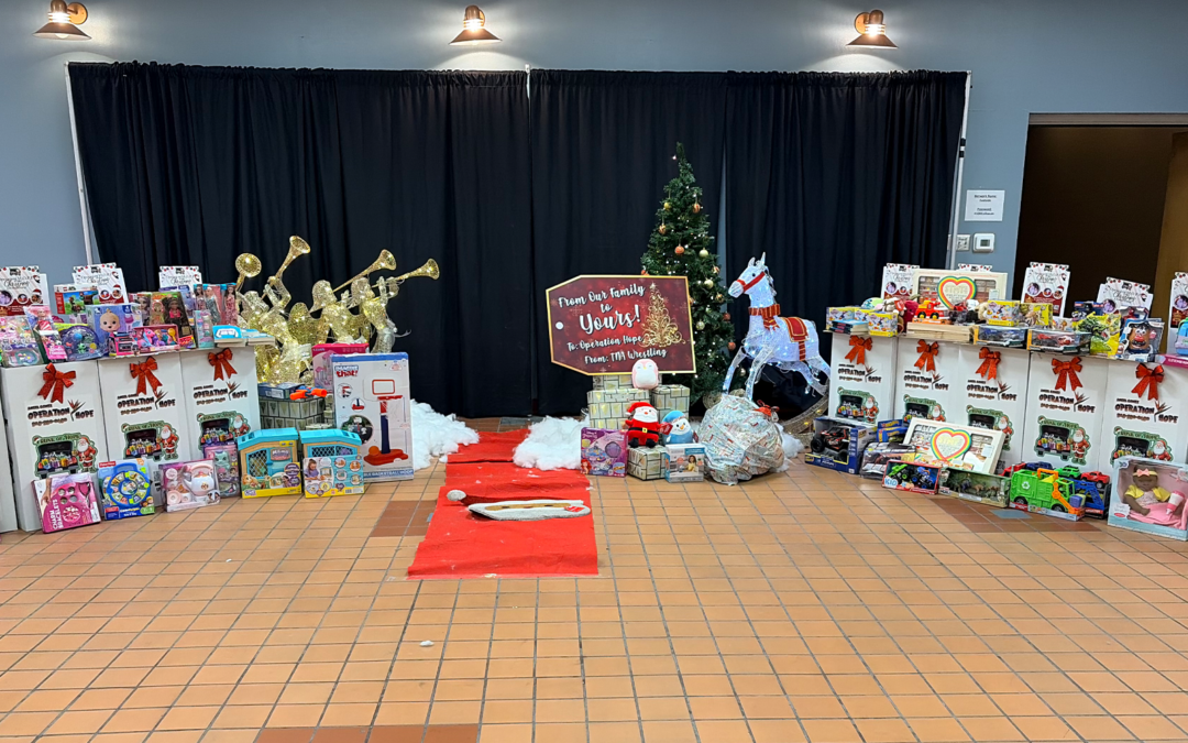 TNA Wrestling Lanza Campaña de Recolección de Juguetes con Operation HOPE en El Paso
