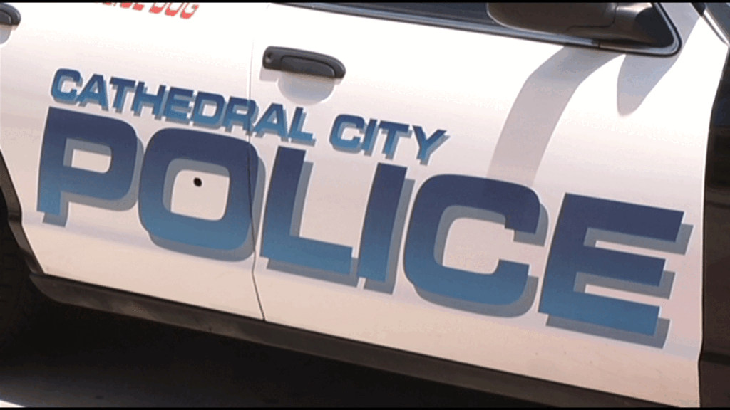 Accidente en Cathedral City: Conductor de 86 años Muere Tras Colisión de Vehículos