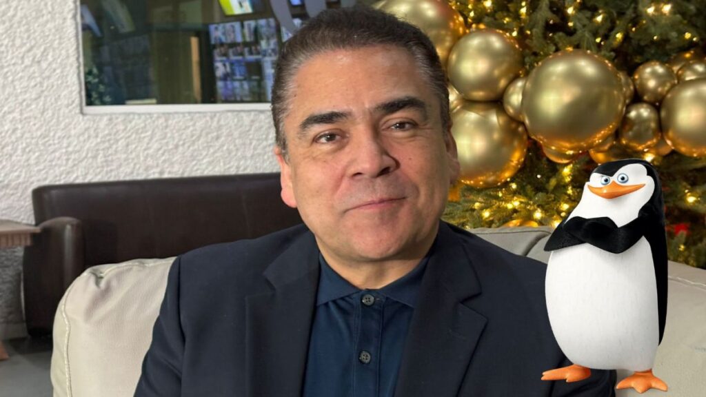 Mario Arvizu, la icónica voz de Skipper y Superman, advierte sobre el peligro de la IA en el doblaje en Torreón