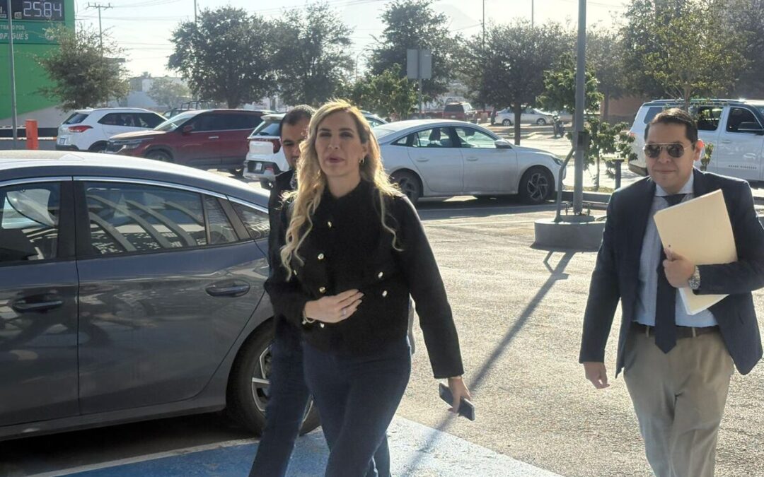 Adalina Ávalos Comparece Tras Denuncia por Despojo Contra Jaime Rodríguez ‘El Bronco’