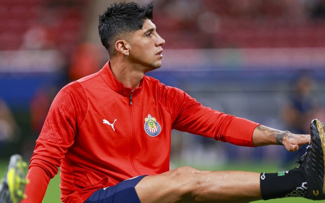 Alan Pulido: Chivas Busca Reubicar al ‘Pez Gordo’ en Otra Equipo de la Liga MX