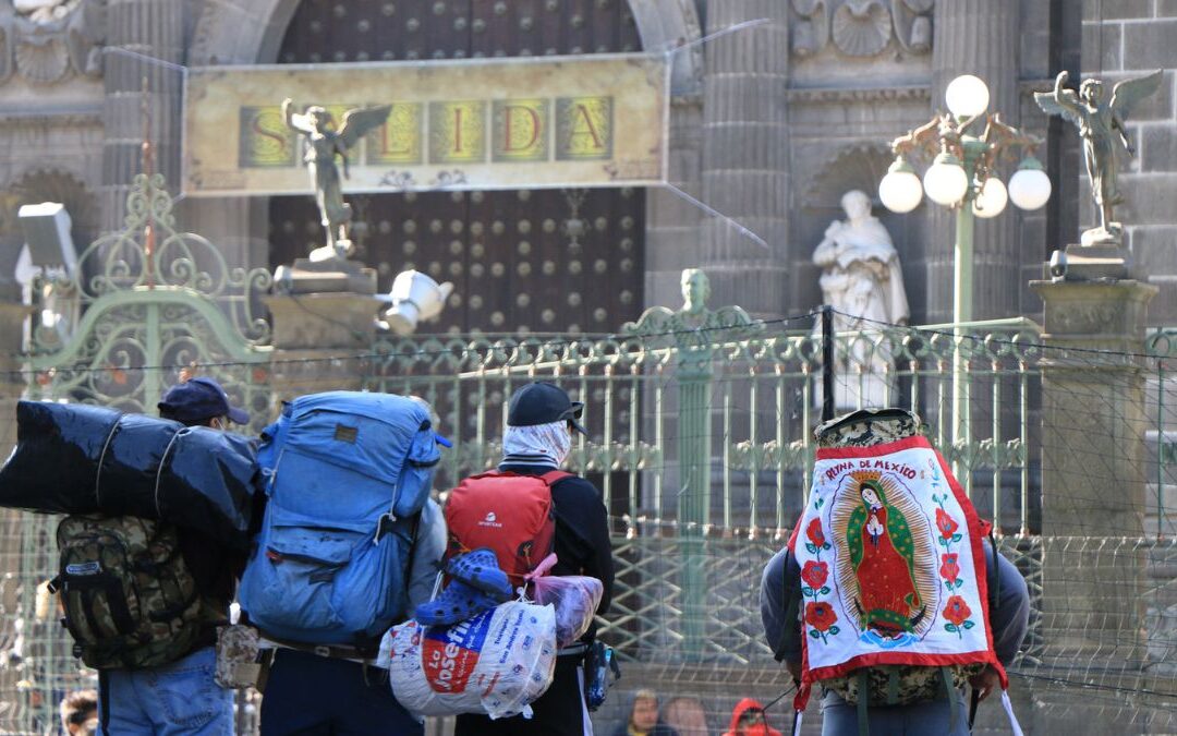 Arzobispo de Puebla Llama a Peregrinos a Cuidarse Durante los Festejos Guadalupanos
