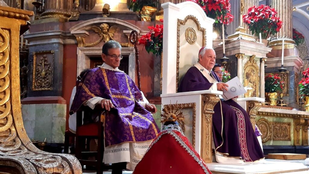 Arzobispo de Puebla Enciende la Vela de Adviento y Clama por la Paz en Recuerdo de Joseline