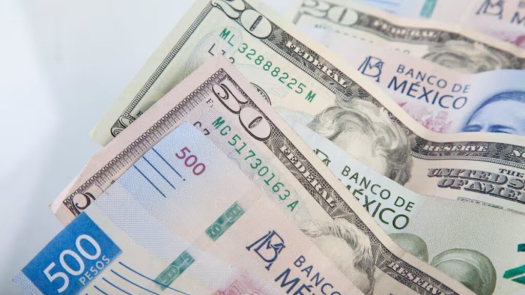 Dólar HOY 8 de diciembre: El peso mexicano se deprecia ligeramente a 18.19 unidades