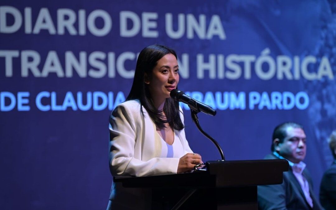 Betzabé Martínez Asiste a la Presentación del Libro “Diario de una Transición Histórica” en Phoenix