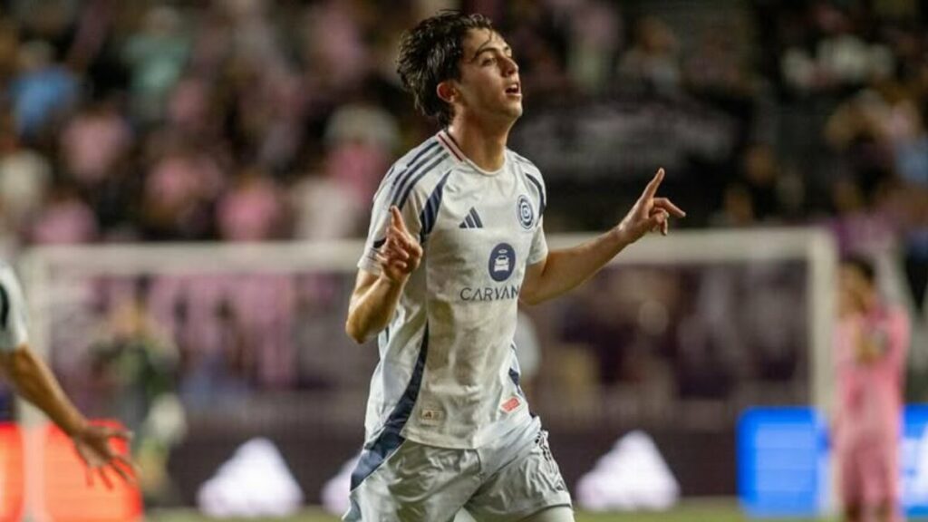 Chivas Asegura a Brian Gutiérrez: Un Nuevo Refuerzo del Chicago Fire