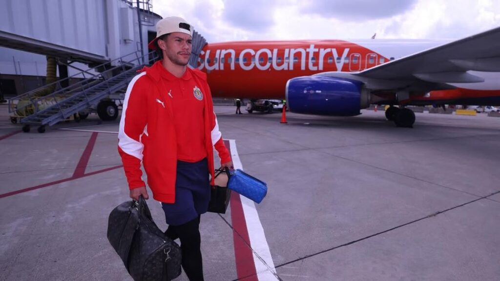 Chivas Anuncia la Primera Baja en la Plantilla Tras la Eliminación del Apertura 2025