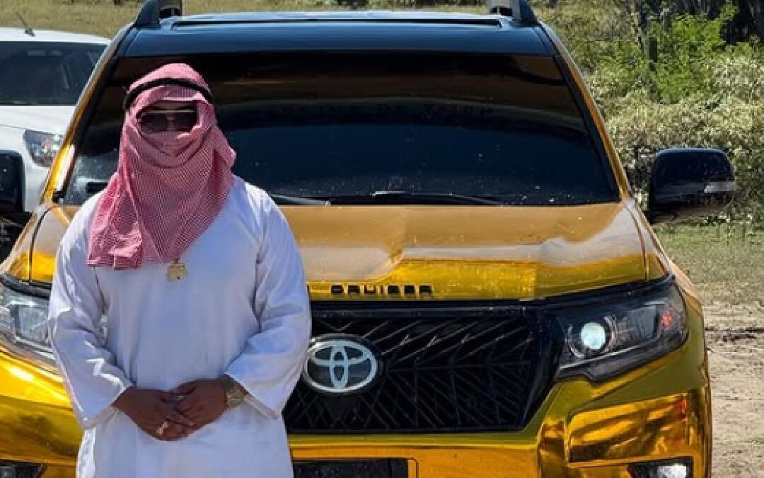 Influencer Insulta a Policías Tras Inmovilización de su Lujosa Camioneta en Phoenix