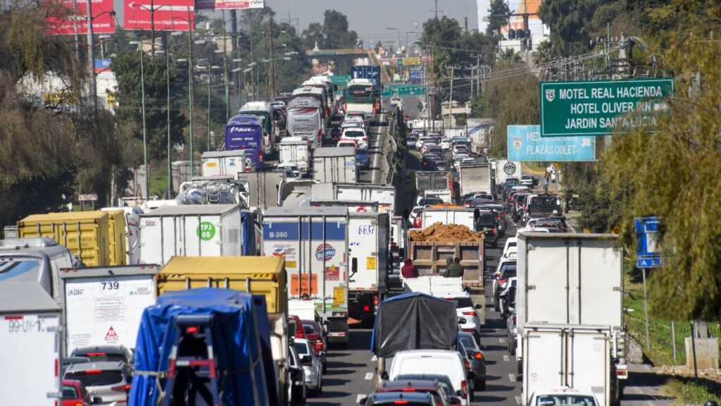 Hoy No Circula: Descubre qué autos descansan en CdMx y Edomex el 7 de diciembre de 2025