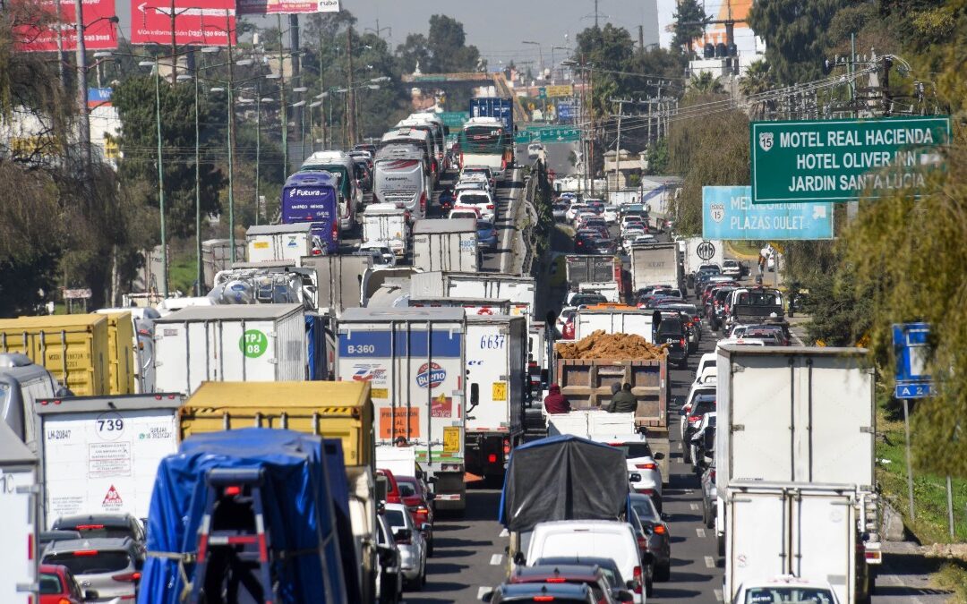 Hoy No Circula: Descubre qué autos descansan en CdMx y Edomex el 7 de diciembre de 2025