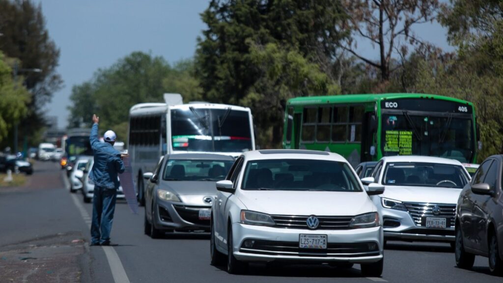 Hoy No Circula: Descubre qué autos descansan en CdMx y Edomex el 4 de diciembre de 2025