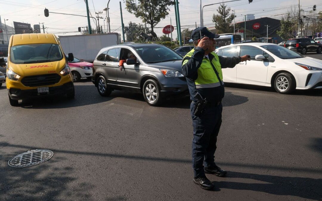 Hoy No Circula: ¿Qué Autos Descansan en CdMx y Edomex el Lunes 8 de Diciembre de 2025?