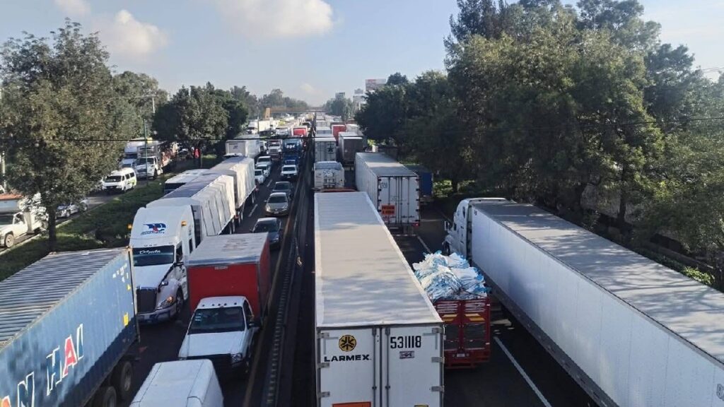 Accidente en la Autopista México-Querétaro Genera Alta Carga Vehicular – Últimas Noticias del 6 de Diciembre