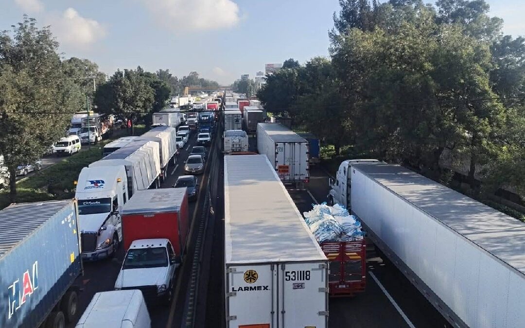 Accidente en la Autopista México-Querétaro Genera Alta Carga Vehicular – Últimas Noticias del 6 de Diciembre