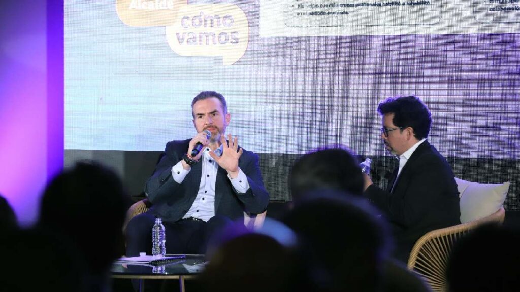 García Reprueba en Evaluación: Monterrey se Consolida como Líder en Desempeño Municipal