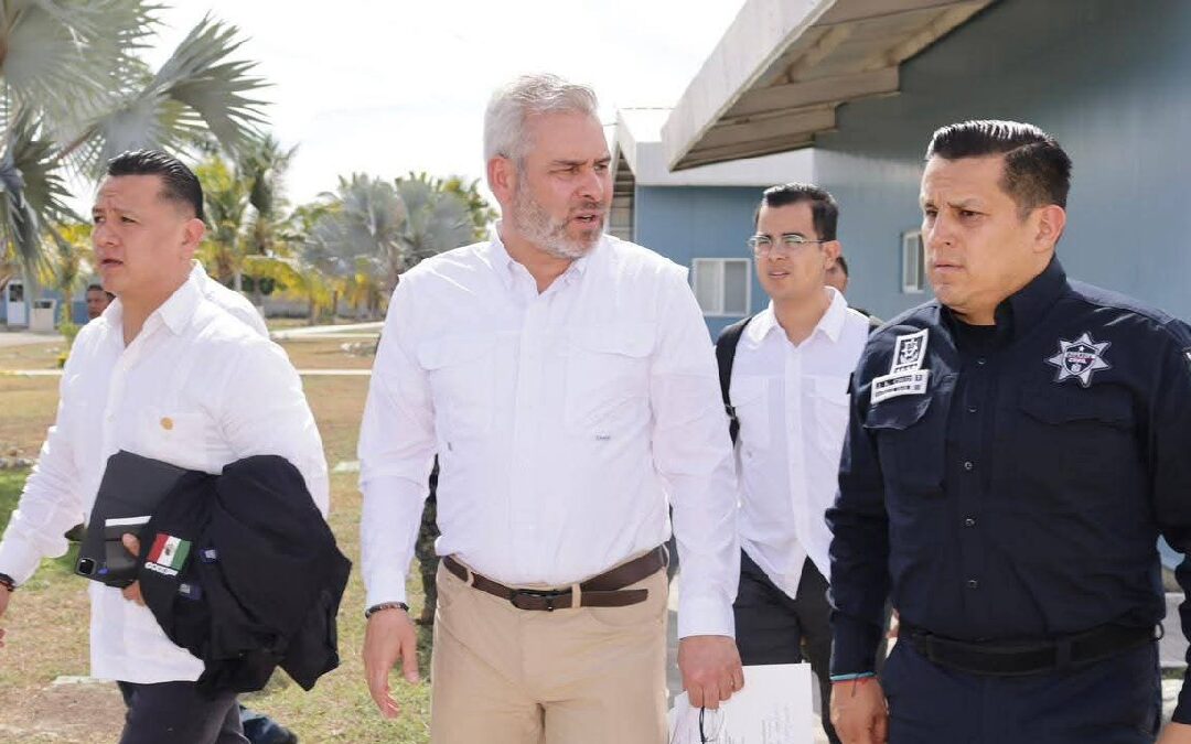 Gobernador de Michoacán Alfredo Ramírez Bedolla Visita Coahuayana para Garantizar Atención a Víctimas de Explosión