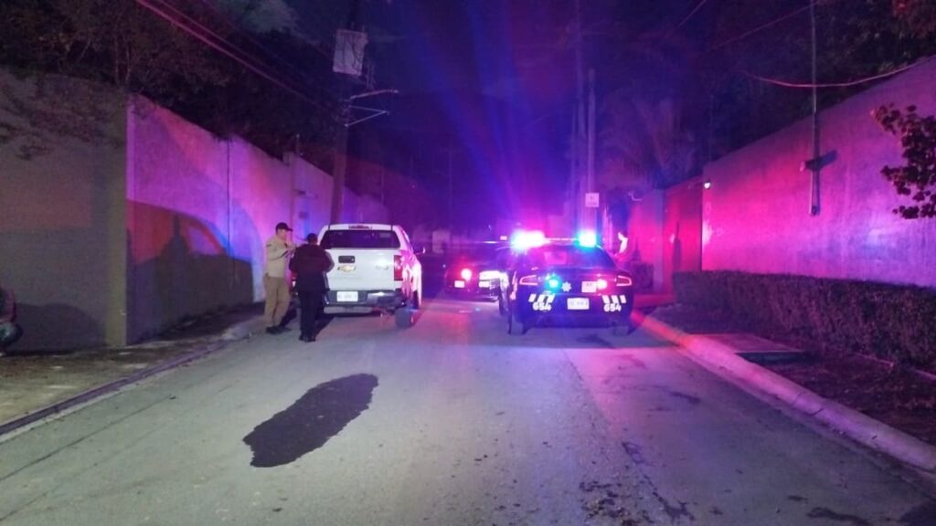 Tragedia vial en Monterrey: Motociclista muere tras chocar con un camión