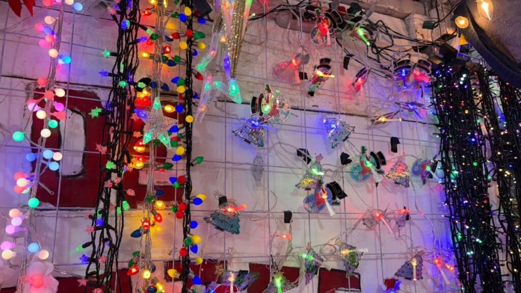 La Tradición de 70 Años de Luces y Series en el Mercadito Navideño de Torreón