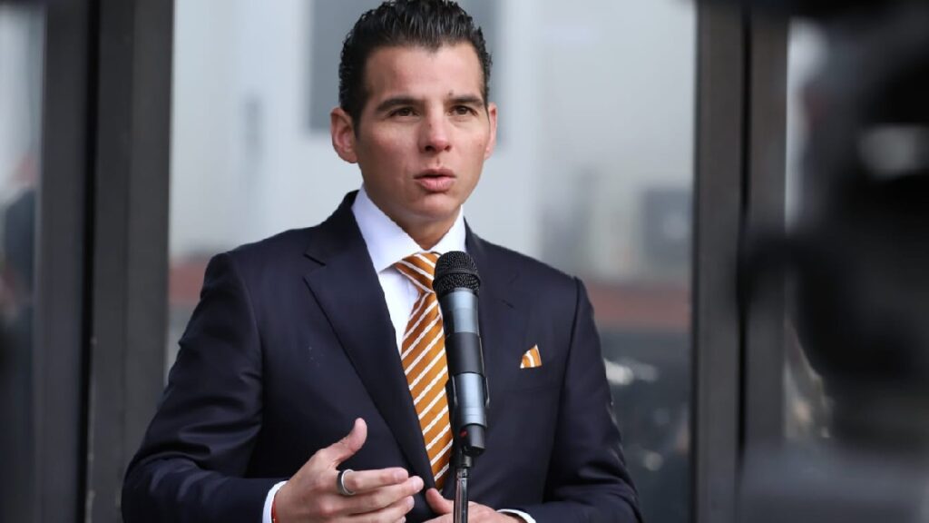 Miguel Flores solicita contrapropuesta al Congreso de Nuevo León sobre el rechazo al incremento en ISN