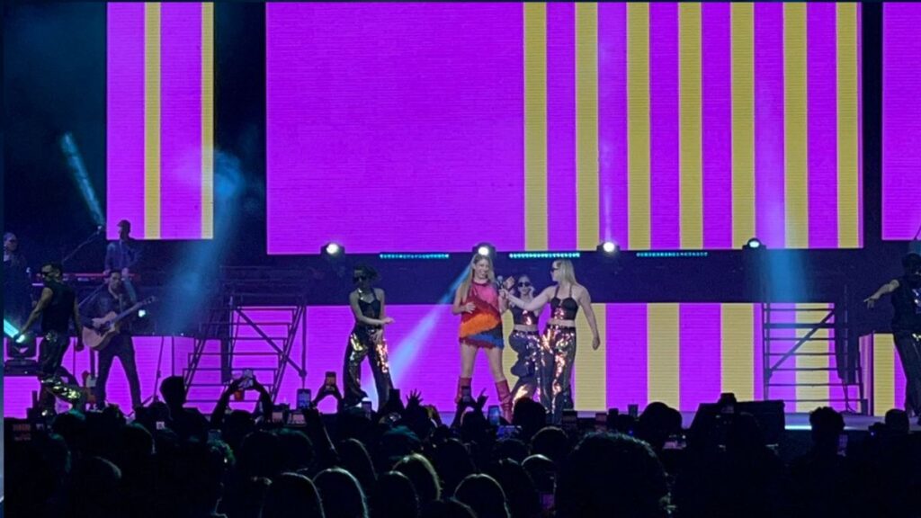 Flor Bertotti Transporta a Regios en un Concierto Inolvidable en Monterrey