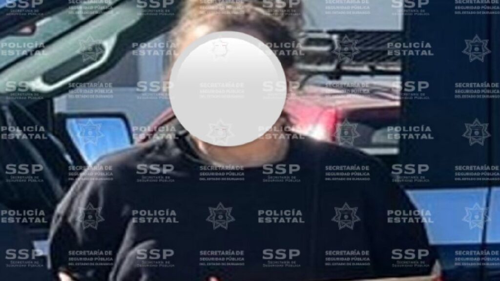 Robo en Phoenix: Mujer sustrae 47 mil pesos del aguinaldo de su patrón frente a la cámara