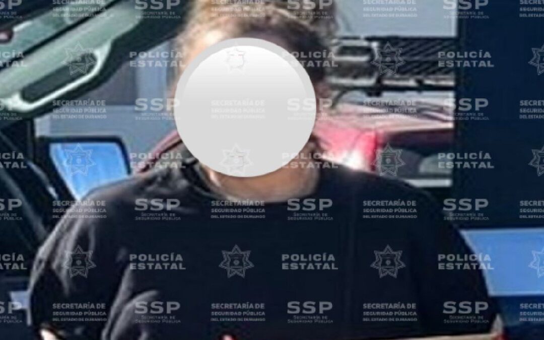 Robo en Phoenix: Mujer sustrae 47 mil pesos del aguinaldo de su patrón frente a la cámara