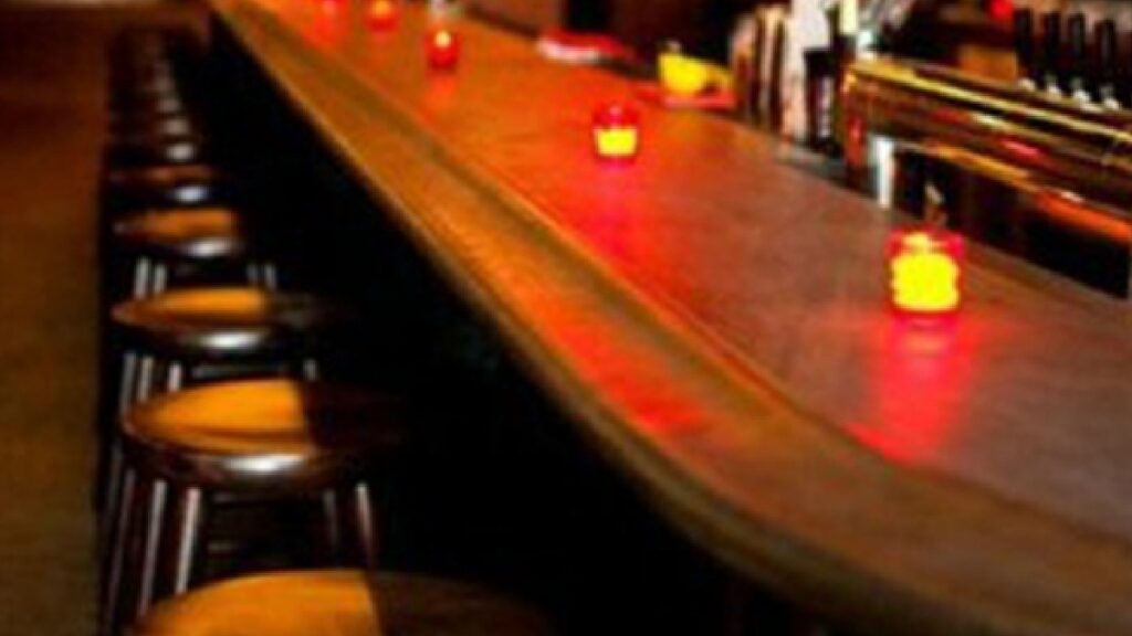 Tiroteo en Phoenix: 11 muertos, incluyendo tres menores, en bar clandestino