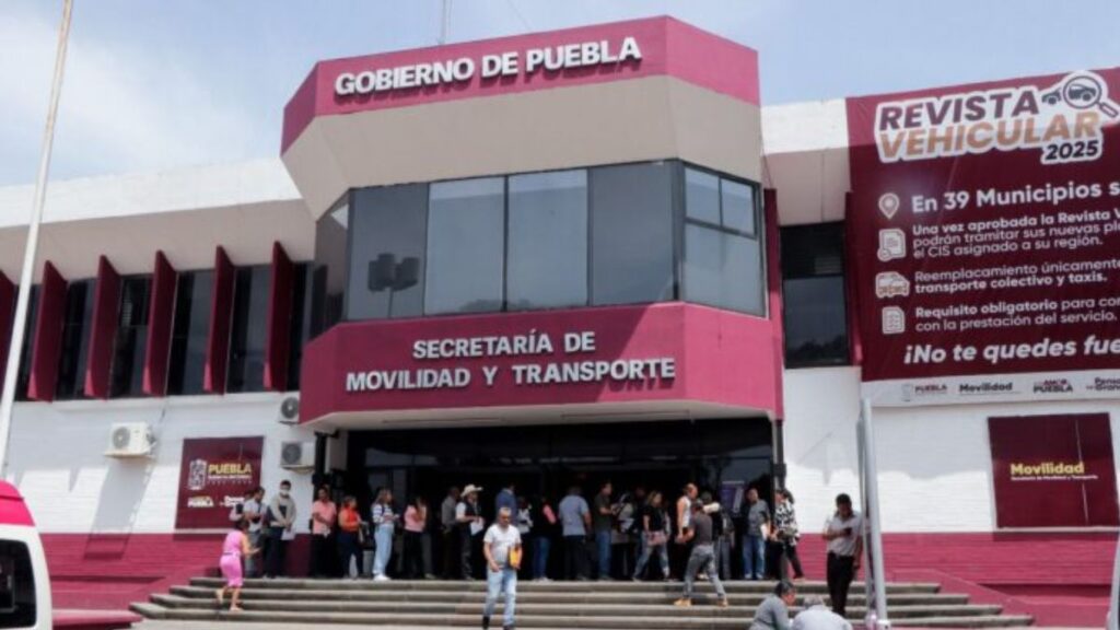 Coyotes en Filas de Trámites SMT Puebla: Autoridades Desmienten las Denuncias