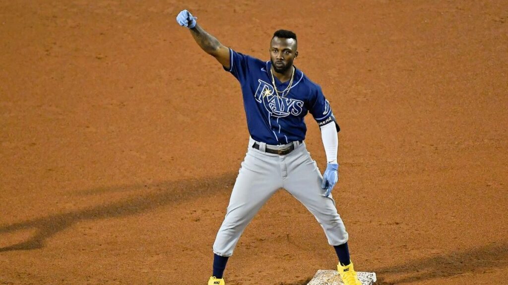 Randy Arozarena sorprende a entrenadores en Yucatán con carros valorados en más de 350 mil pesos