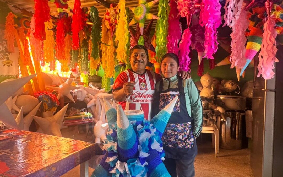 La familia Ruiz y el arte de hacer piñatas: preservando la tradición en Phoenix
