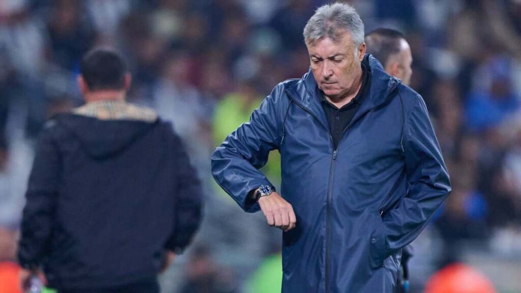 Domenec Torrent Expresa Su Queja Sobre el Arbitraje en el Encuentro Contra Toluca