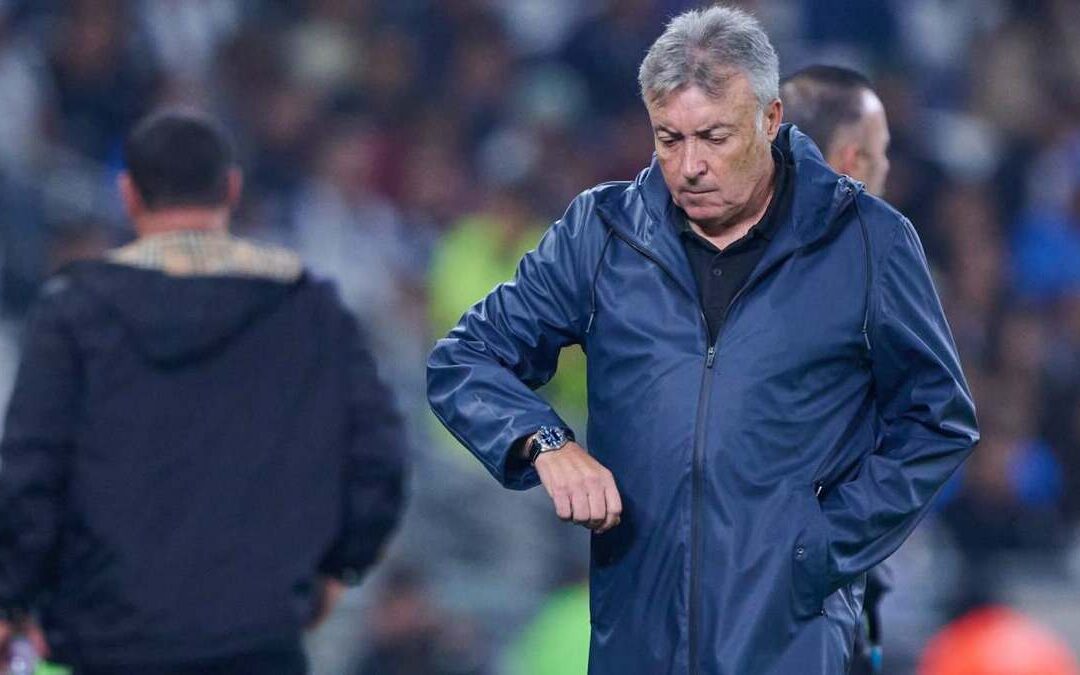 Domenec Torrent Expresa Su Queja Sobre el Arbitraje en el Encuentro Contra Toluca