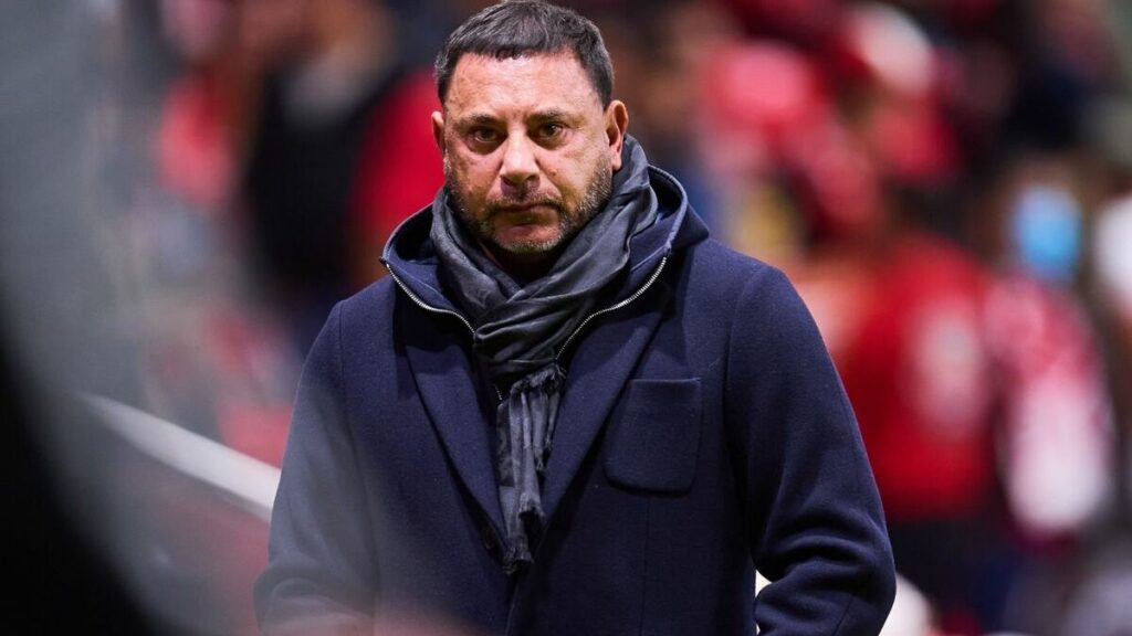 Turco Mohamed busca su lugar entre los bicampeones del fútbol en Phoenix