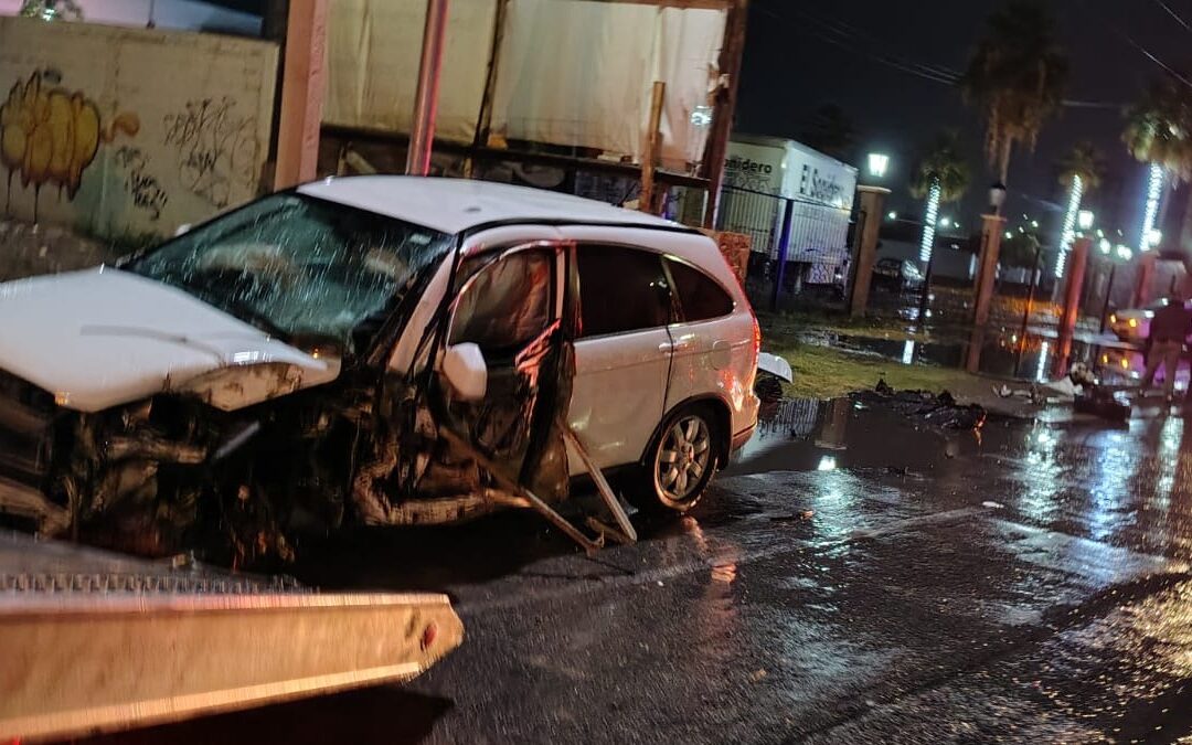 Conductor Ebrio Destroza Camioneta en Accidente en la Torreón-San Pedro